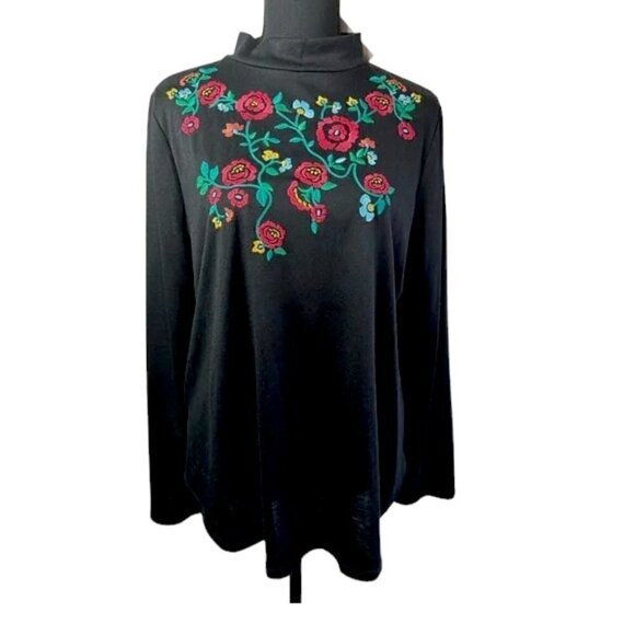 LOFT Tops - NWT Loft Black Long Sleeve Top with Floral Embroidery Women’s Size Large